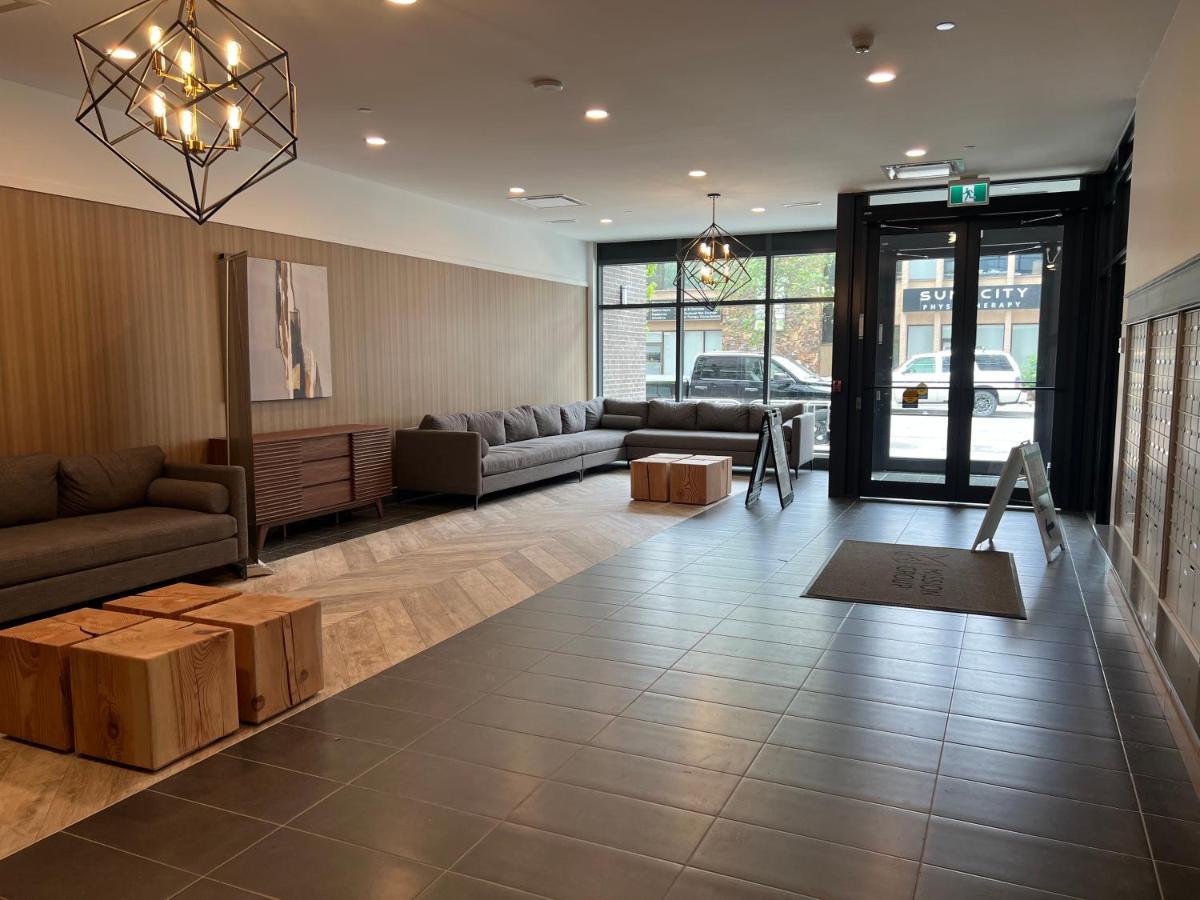 Amazing Brand New Lakeview Condo Downtown 基洛纳 外观 照片
