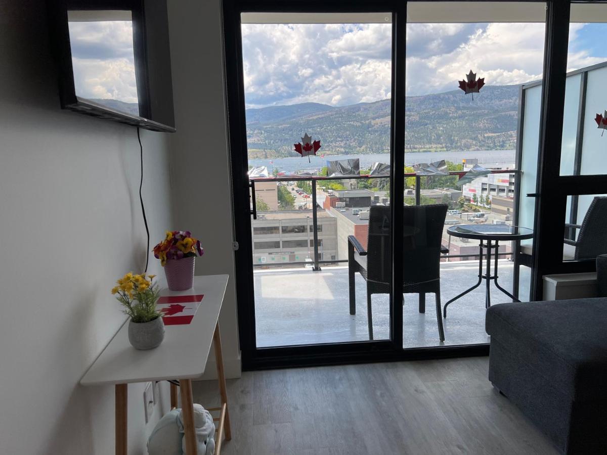 Amazing Brand New Lakeview Condo Downtown 基洛纳 外观 照片