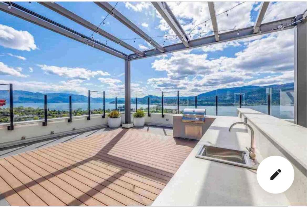 Amazing Brand New Lakeview Condo Downtown 基洛纳 外观 照片